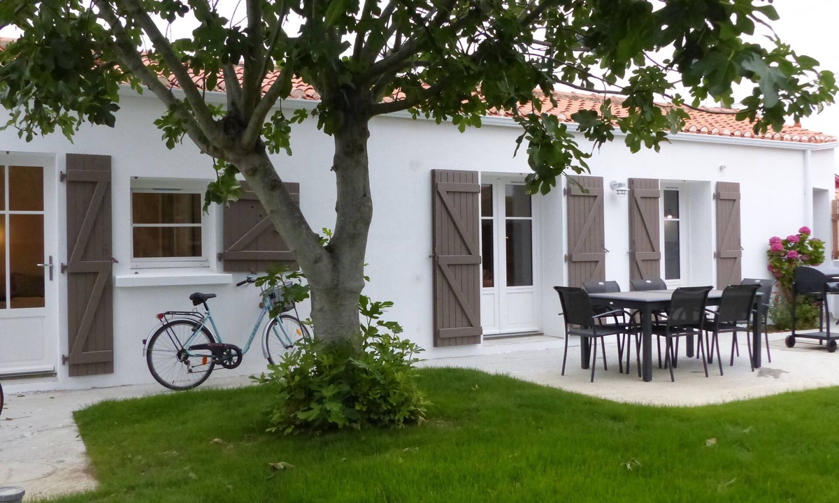 Saint-Gilles-Croix-de-Vie House | 100 M FROM BOISVINET BEACH, SMALL FISHERMAN'S COTTAGE