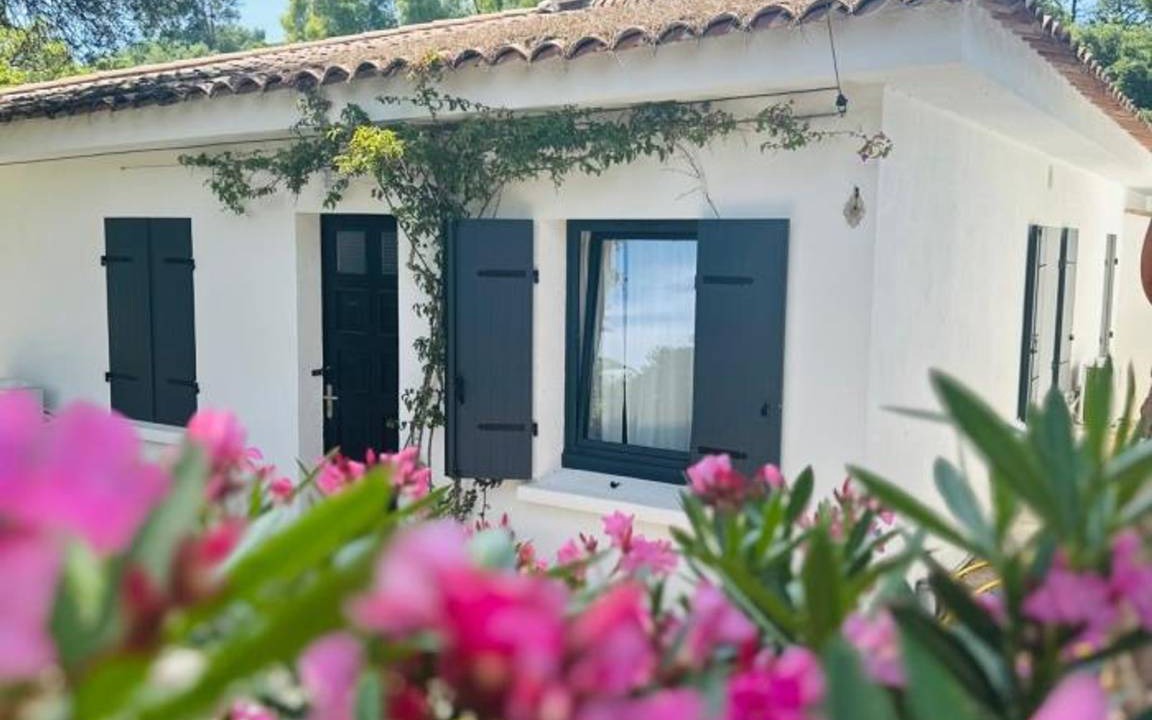 Plage de la Garonnette Villa | 108 m² Villa ∙ 4 bedrooms ∙ 9 guests