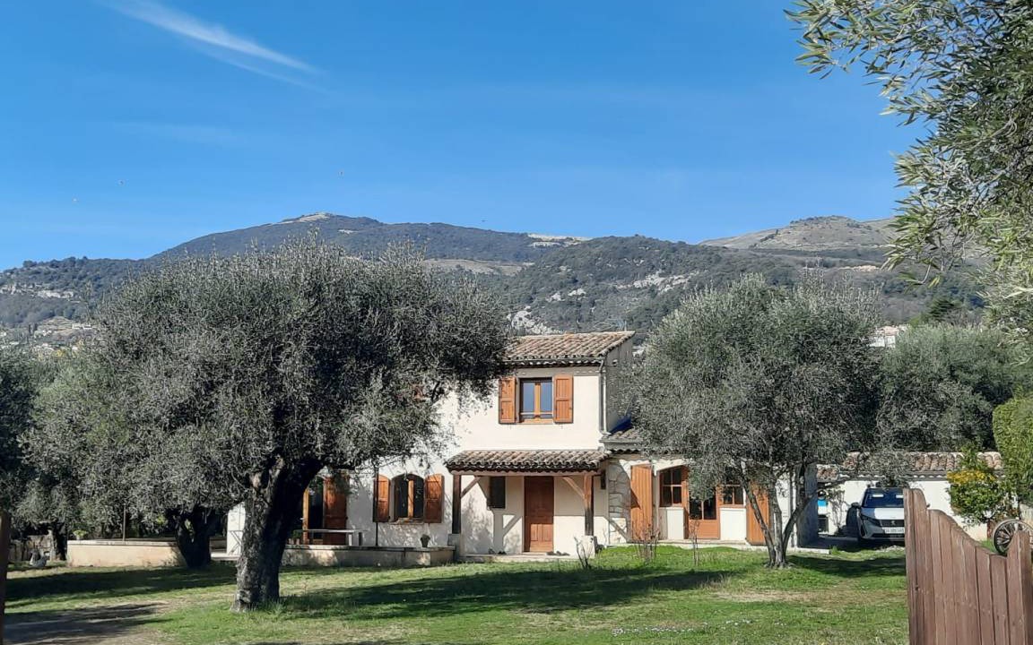 Tourrettes-sur-Loup House | 130 m² House ∙ 3 bedrooms ∙ 8 guests