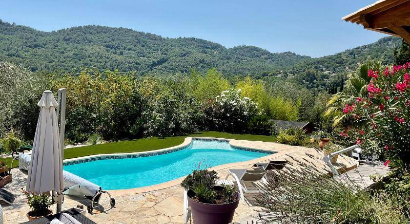 Le Bar-sur-Loup Bed & Breakfast | 14 m² Bed and breakfast ∙ 2 guests
