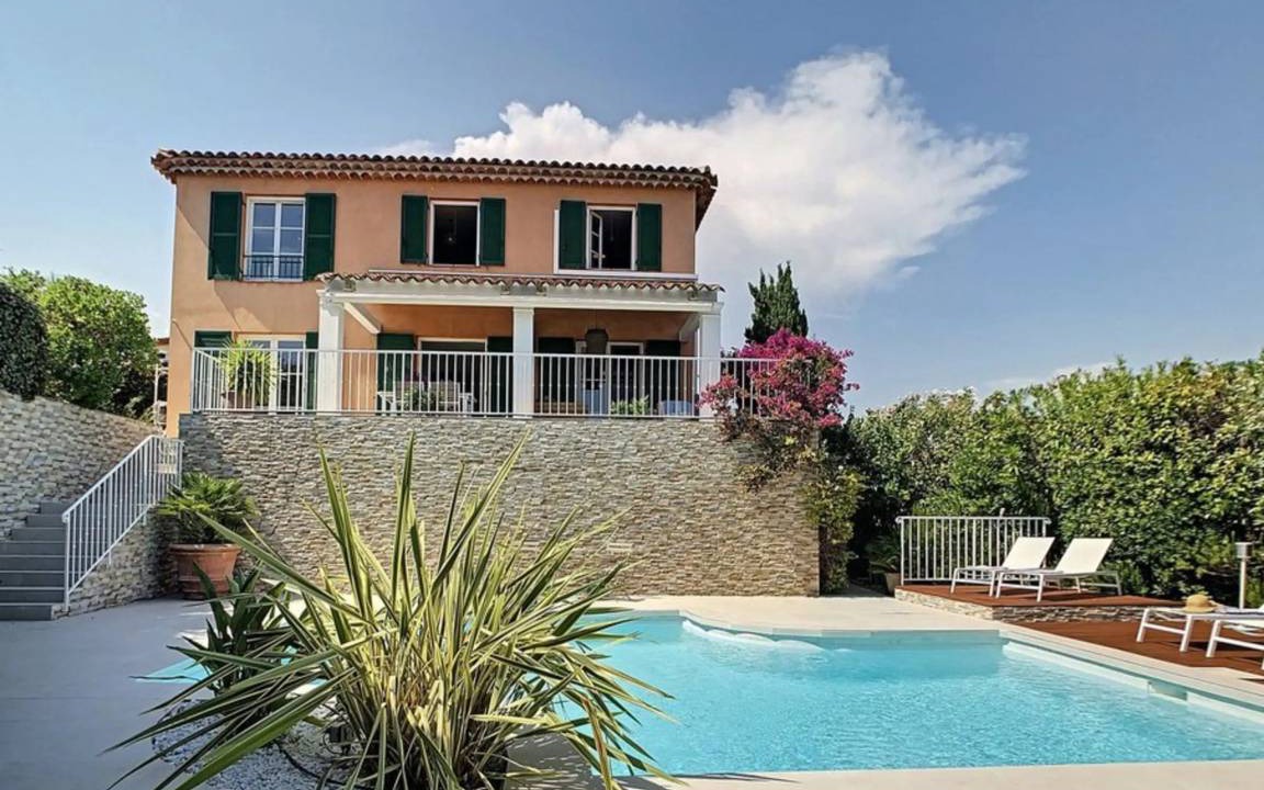 Villeneuve-Loubet Resort | 160 m² Luxury rental ∙ 4 bedrooms ∙ 8 guests