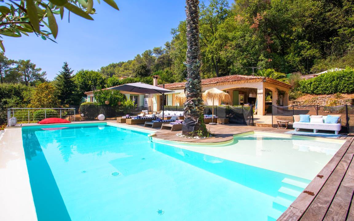 Tourrettes-sur-Loup Villa | 185 m² Villa ∙ 5 bedrooms ∙ 10 guests