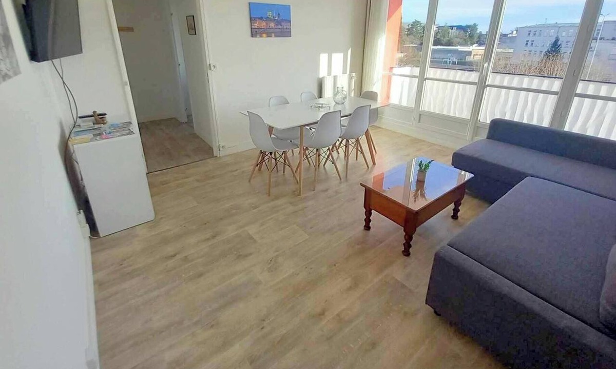 Saint-Vincent Apartment | 2-bedroom apartment (57 m²) with a balcony near the SNCF train station—free Wi-Fi, Netflix, and complimentary coffee and tea