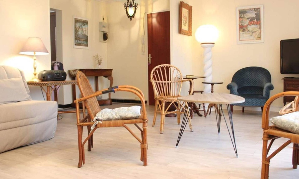 La Rochelle Apartment | 2-room apartment with parking near La Rochelle center