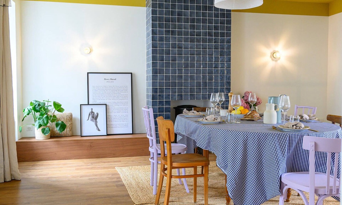 La Garnache Villa | 20 minutes from the beach, magnificent old villa sleeps 19 with garden and sauna
