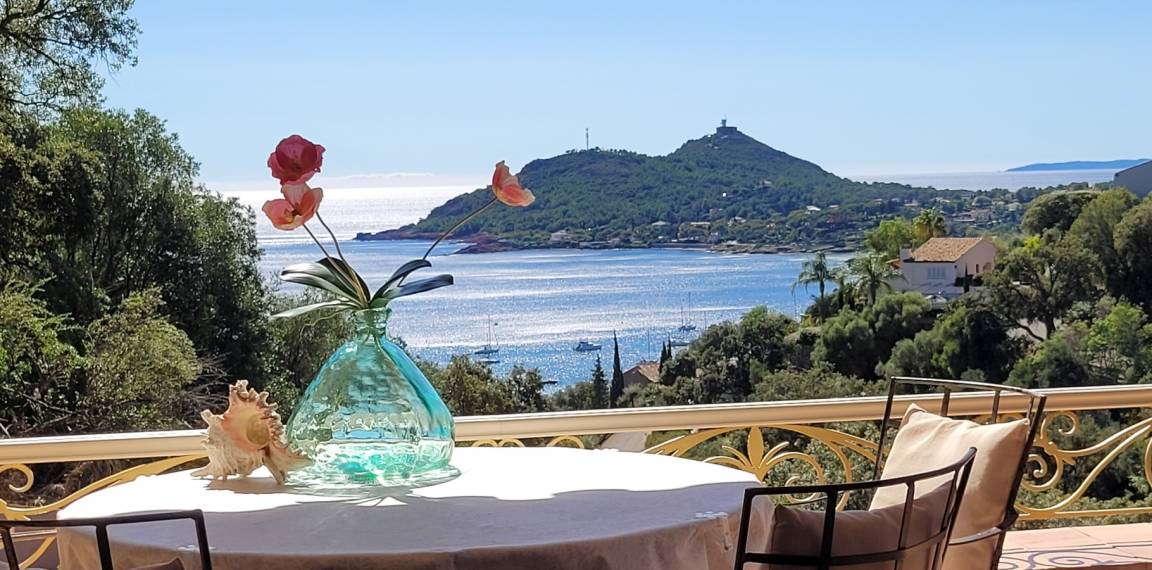 Saint-Raphael Villa | 200 m² Villa ∙ 3 bedrooms ∙ 6 guests