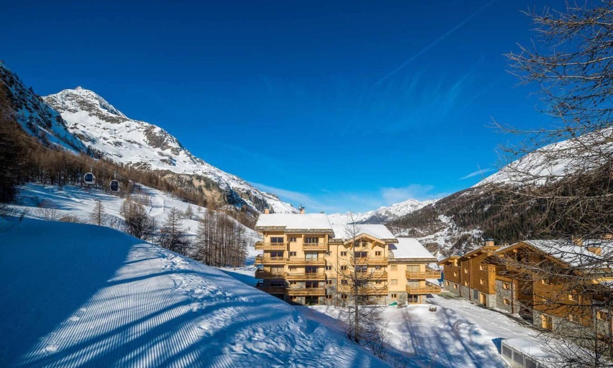 Les Boisses Apartment | 200m from resort center, 6th floor, swimming pool, sauna, hammam, balcony, tv, ski locker, 127m²