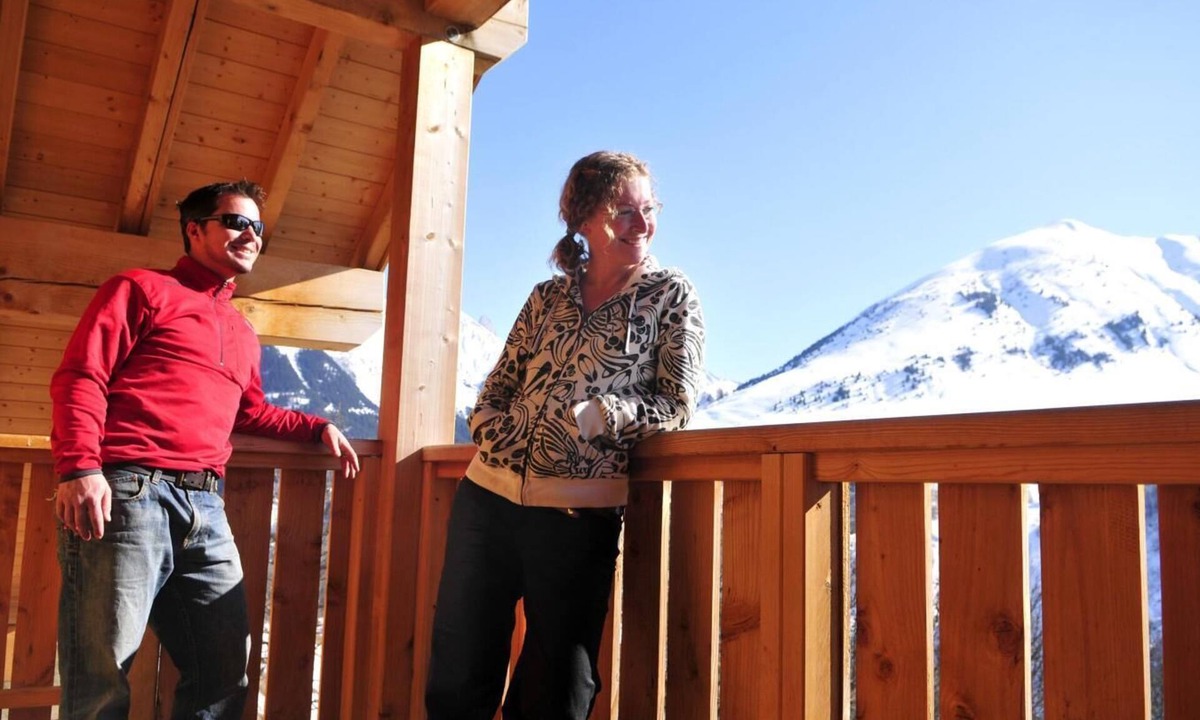 Saint-Jean-d'Arves Apartment | 200m from shops, fitness, swimming pool, sauna, hammam, terrace, balcony, tv, ski locker, 43-45m²
