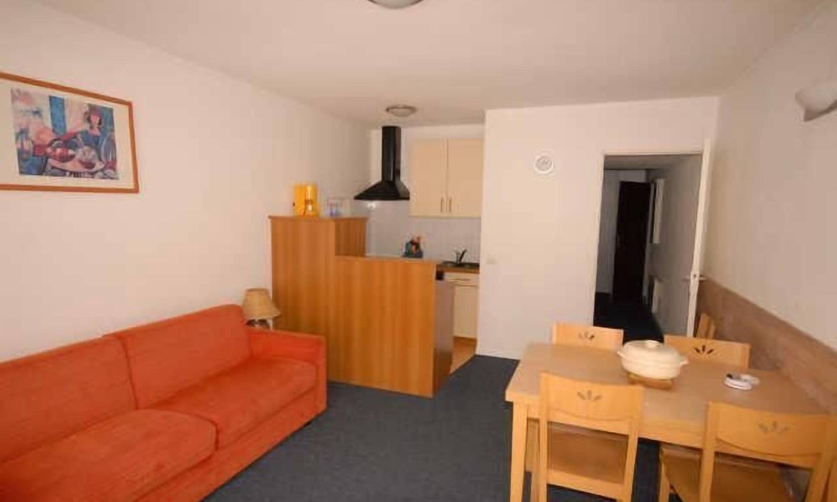 Eaux-Bonnes Apartment | 20m from resort center, 3rd floor, view ski slopes, fitness, swimming pool, sauna, tv, ski locker
