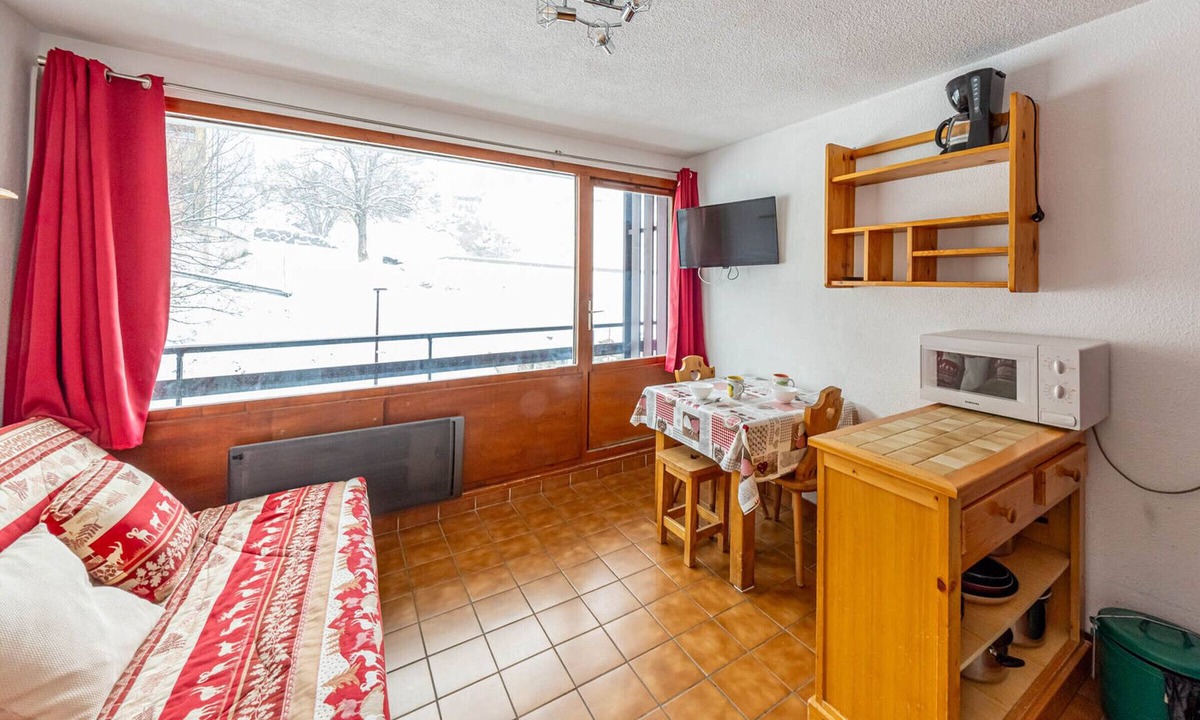 Saint-Francois-Longchamp Apartment | 24m² Studio for 4 - Balcony & Ski-in/Ski-out