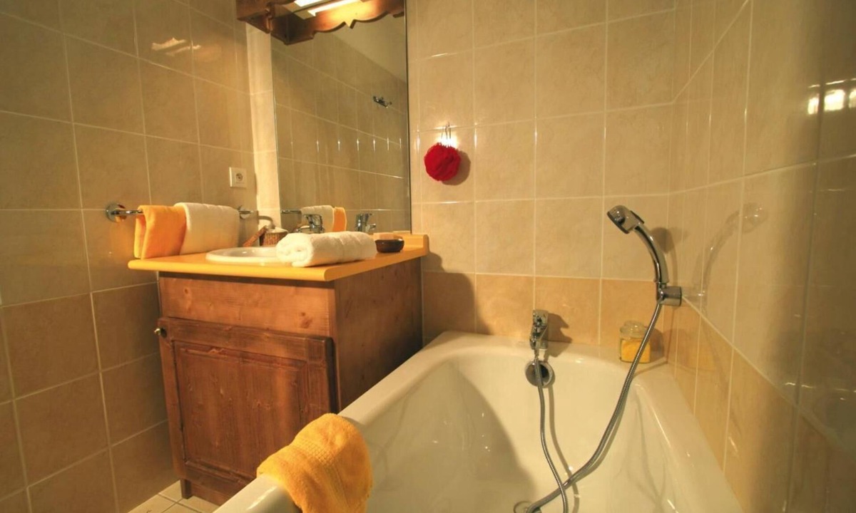Plan Peisey Apartment | 250m from resort center, swimming pool, terrace, balcony, tv, ski locker, 32-34m², Peisey-Vallandry