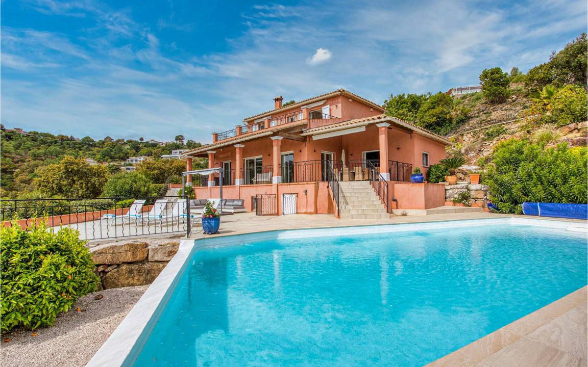 Les Adrets-de-l'Esterel House | 280 m² House ∙ 5 bedrooms ∙ 10 guests