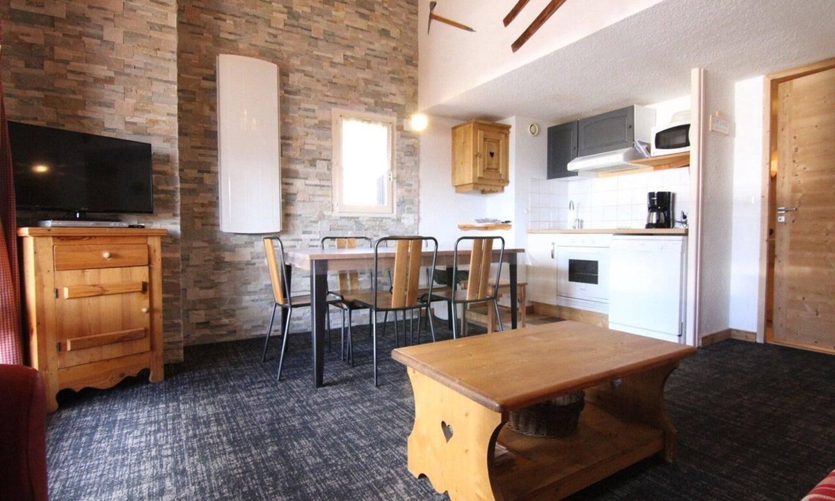 Cognet Apartment | 2nd floor, balcony, tv, ski locker, 50m², Alpe d'Huez