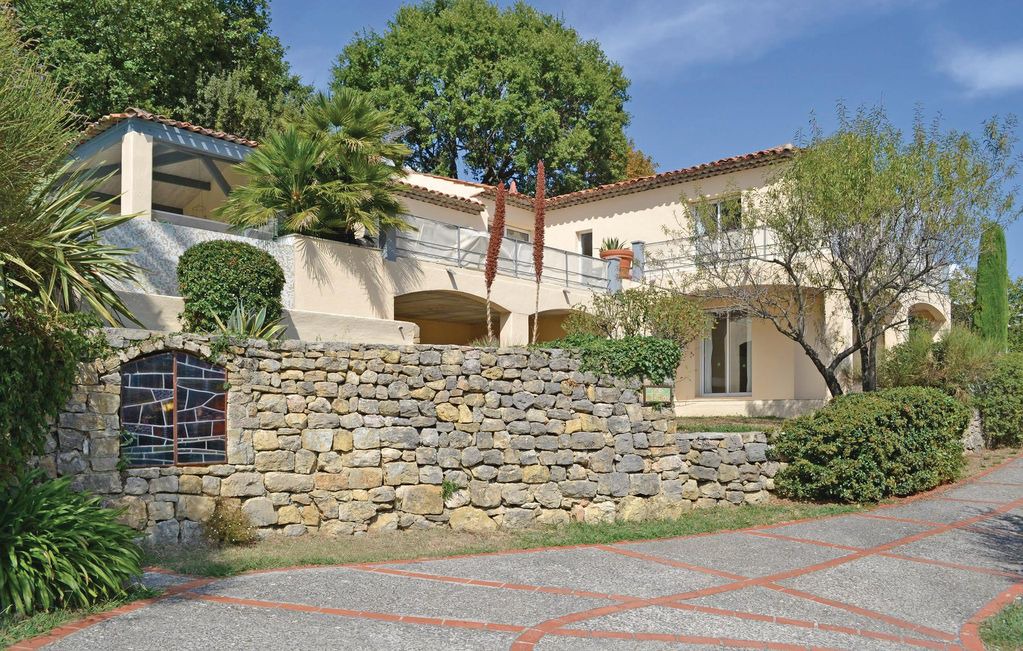 Cabris House | 3 bedroom accommodation in Cabris