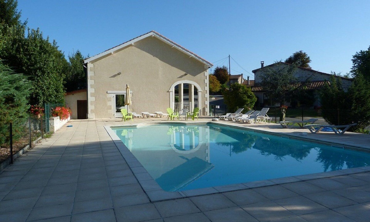 Oriolles House | 3 Gîtes and Mobilhome for 28 people