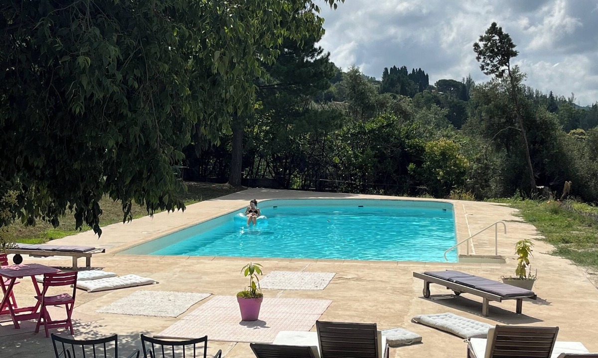 Le Plan-de-Grasse Apartment | 3-room apartment on 1st floor of a "bastide grassoise" in a private estate with swimming pool