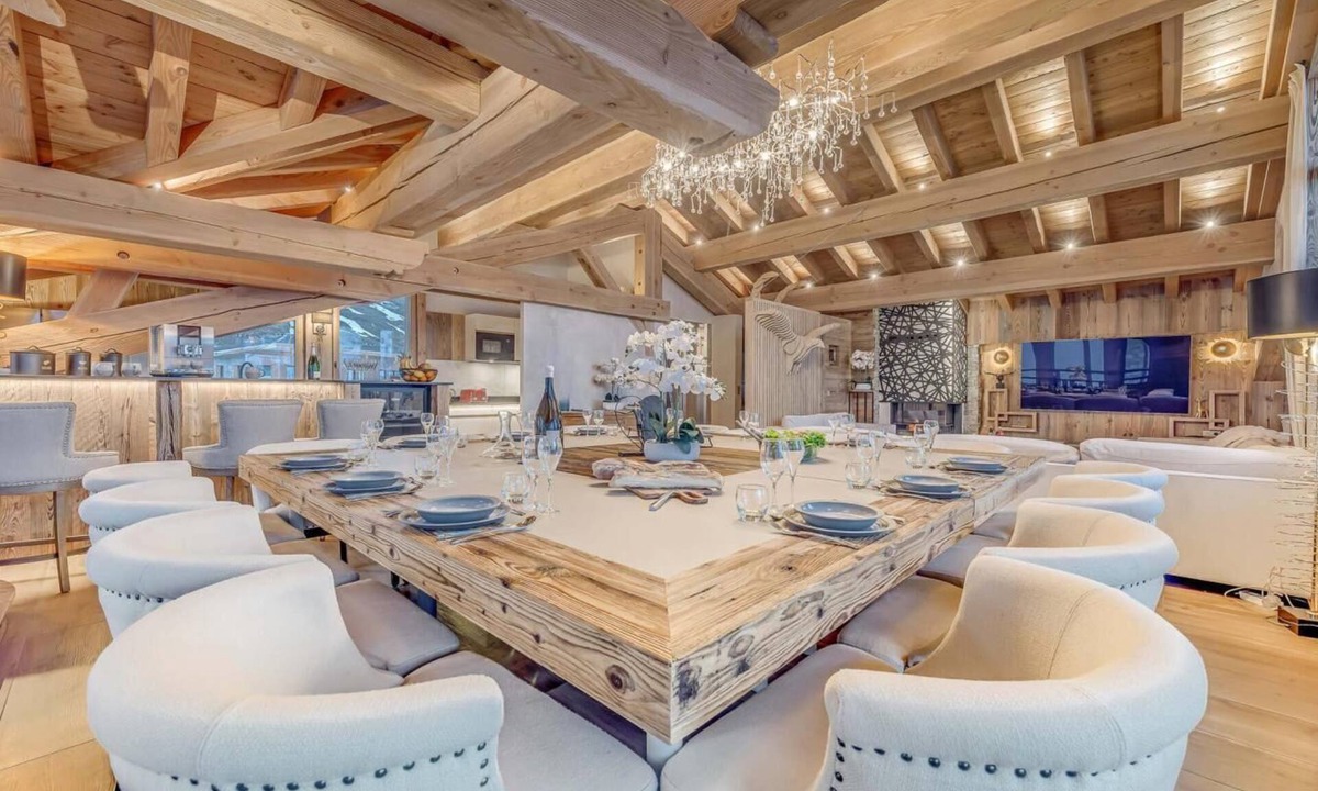 Les Almes Apartment | 300m from resort center, sauna, balcony, fireplace or stove, tv, ski locker, 450m², Tignes