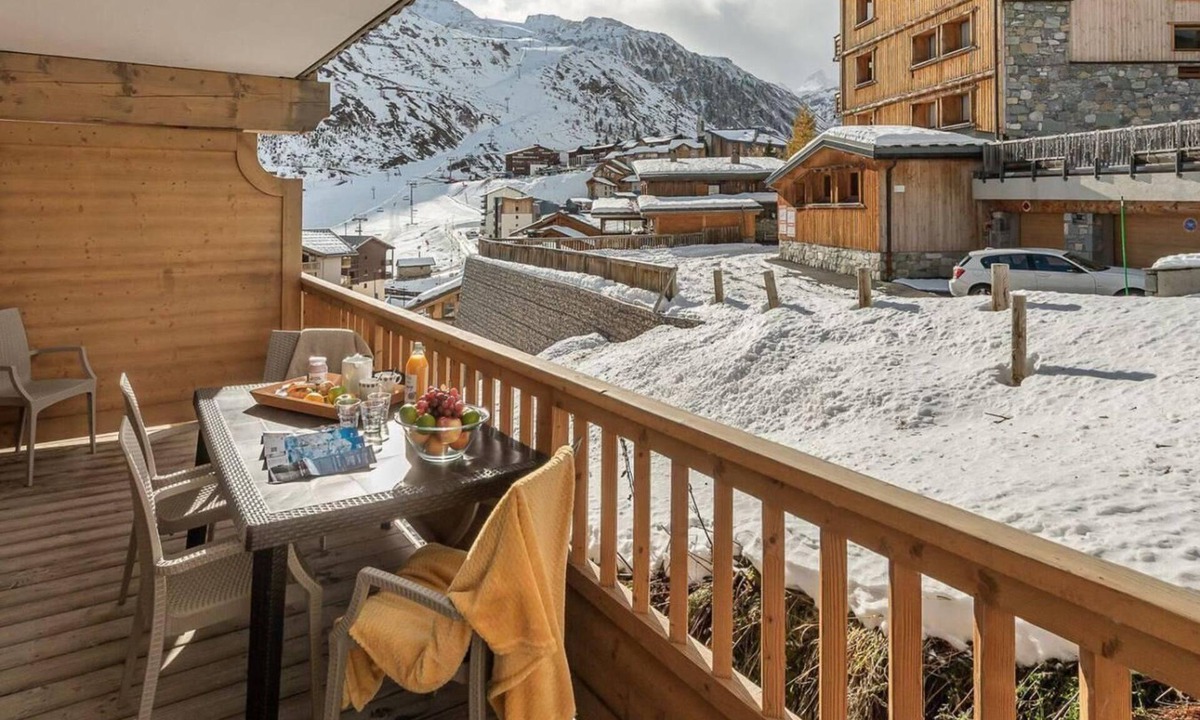 Les Almes Apartment | 300m from resort center, 3rd floor, balcony, tv, ski locker, 50m², Tignes