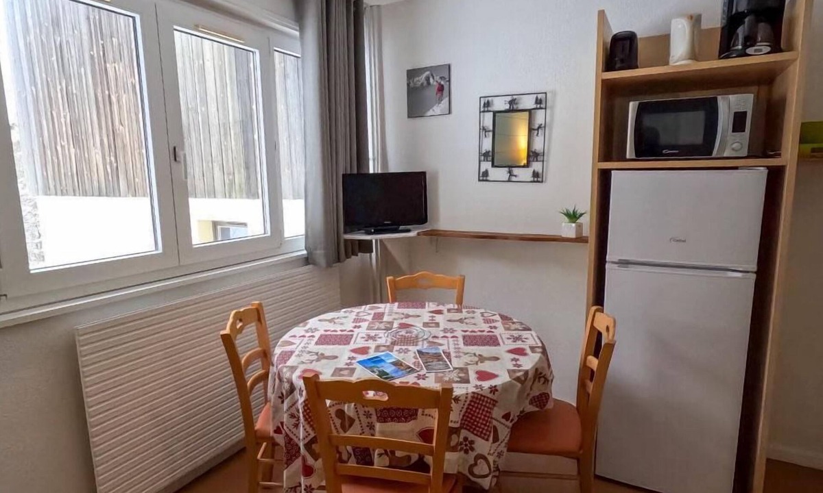 Lelex Apartment | 300m from resort center, swimming pool, parking, ski locker, 32m², Lélex