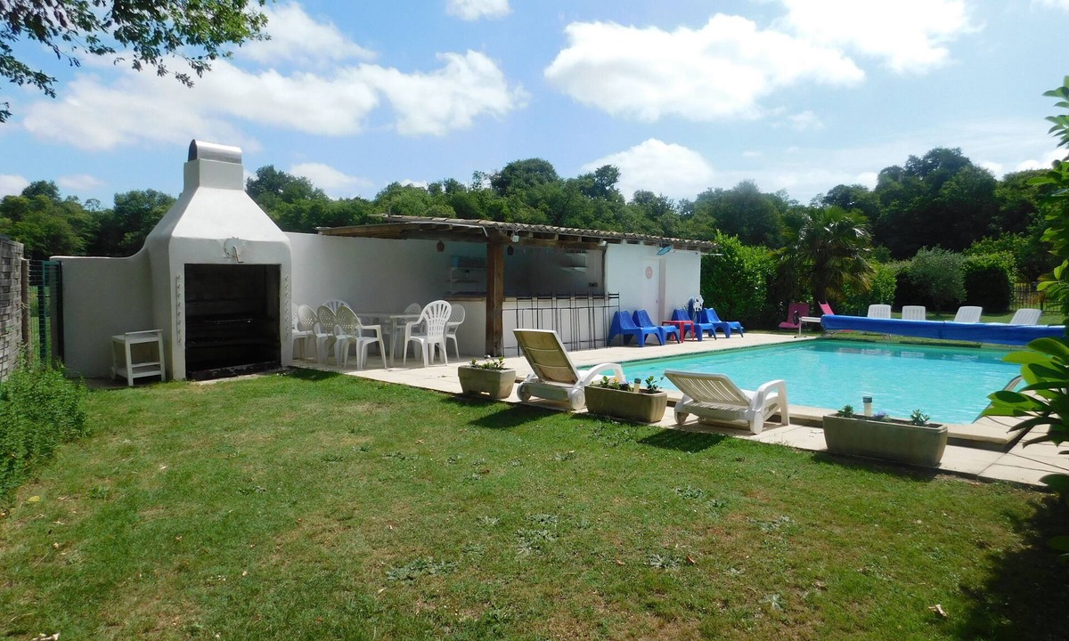 Saint-Quantin-de-Rancanne House | 4-star gîte 35 minutes from the beach at St Georges de Didonne