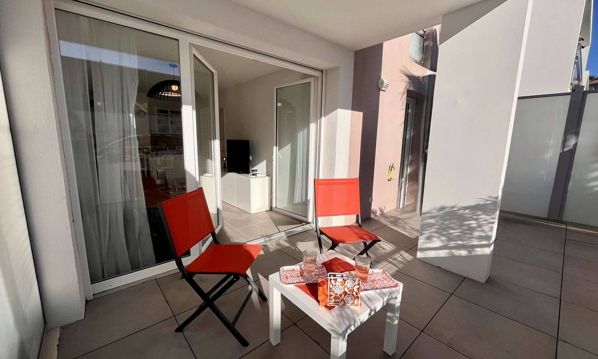 Cavalaire-sur-Mer Apartment | 40sqm Apartment with Terrace and Parking in Cavalaire-sur-Mer