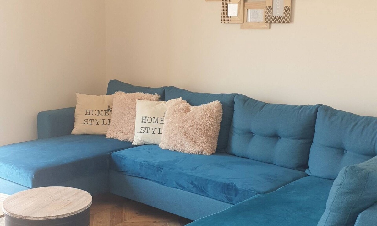 Ollioules Apartment | 4km des Plages/sanary, Appart Neuf 6 Pers Calme, Terrasse, Clim, 2 Chb, Parking