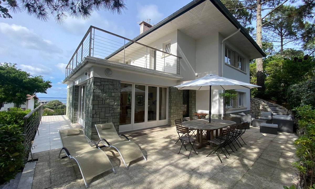 Arcachon Villa | 7 Bedroom Villa in Péreire with Sea View