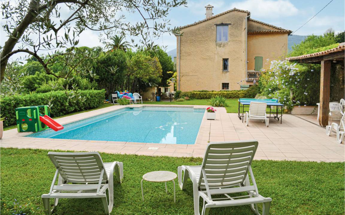 Chateauneuf-Grasse House | 70 m² House ∙ 2 bedrooms ∙ 4 guests