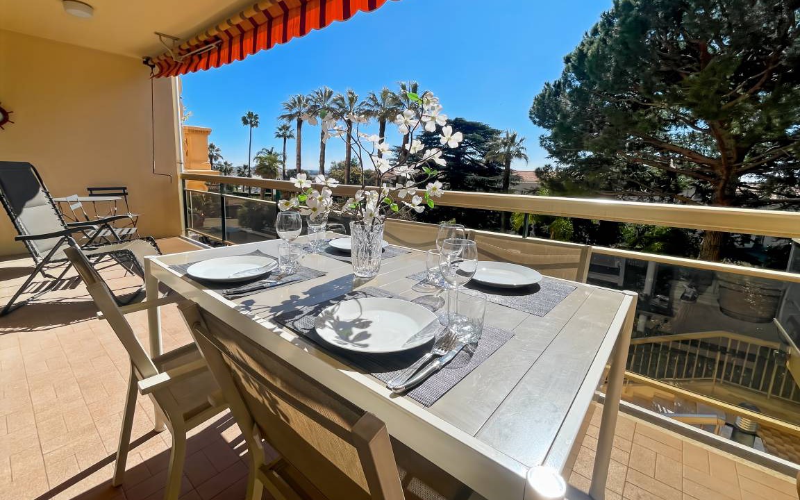 Riou - Petit Juas - Av de Grasse Apartment | 75 m² Apartment ∙ 2 bedrooms ∙ 4 guests