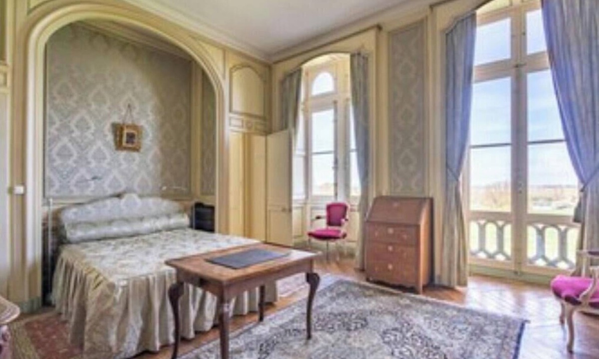 Haute-Goulaine Other | 9 Bedroom Castle in Haute-Goulaine
