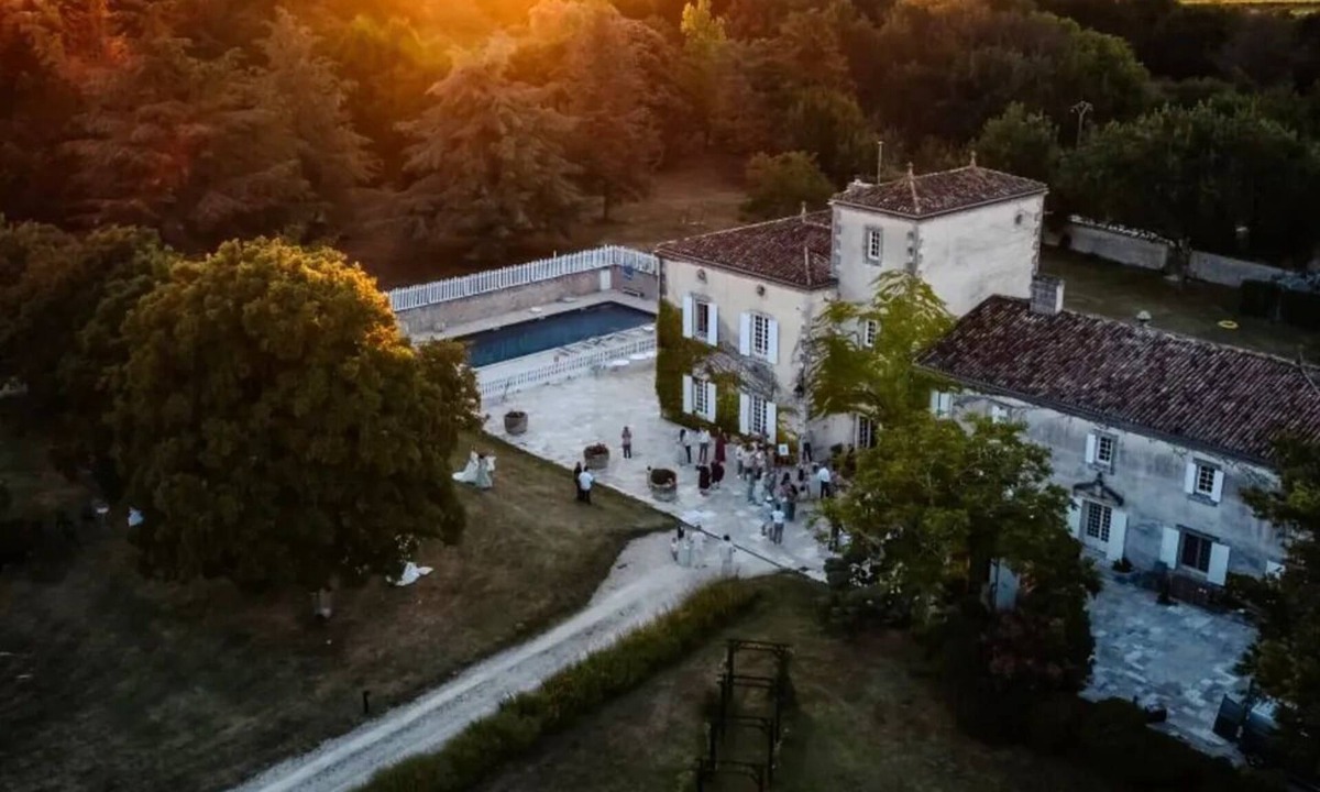 Mortagne-sur-Gironde House | A bucolic interlude in the heart of Charente-Maritime.