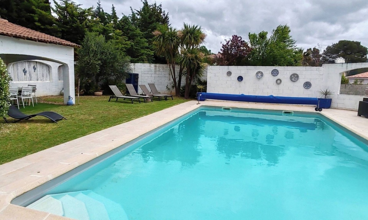 Rocbaron House | A spacious, quiet single-story home with a pool!