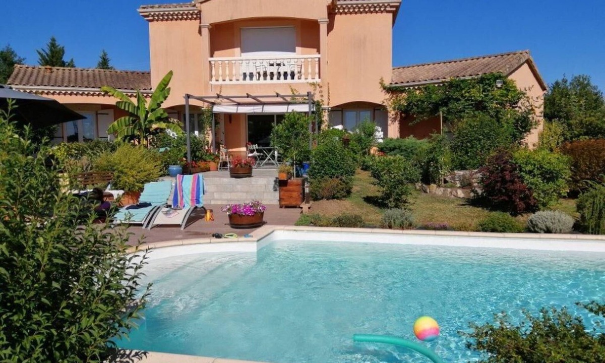 Saint-Remy House | Air-conditioned country house with swimming pool in Périgord