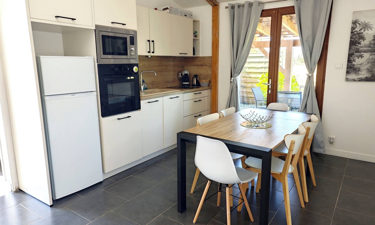 Clermont House | Air-conditioned self-catering cottage - Private terrace - Heated swimming pool