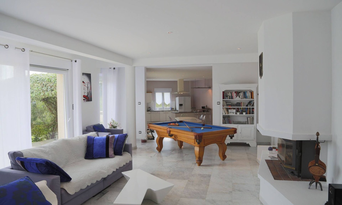 Connaux Villa | Air-conditioned villa, private pool, dogs welcome – Avignon/Uzès/Pont du Gard.
