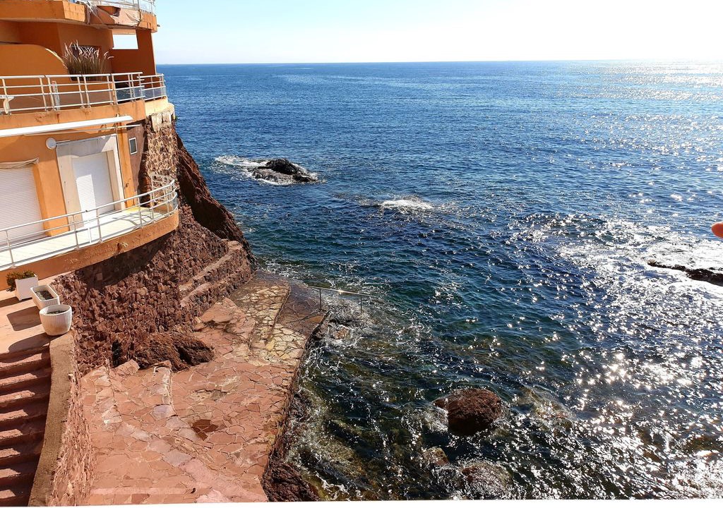 Le Trayas Apartment | Amazing apartment in the sea