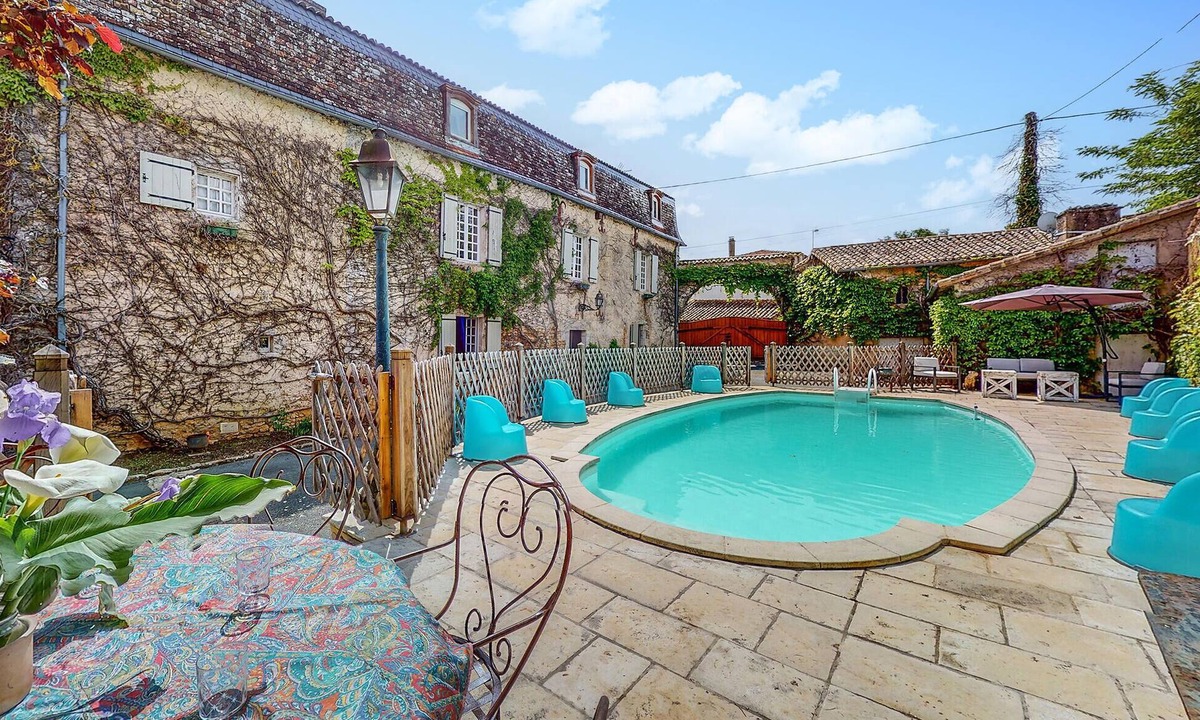 Couhe House | Amazing home in Couhe