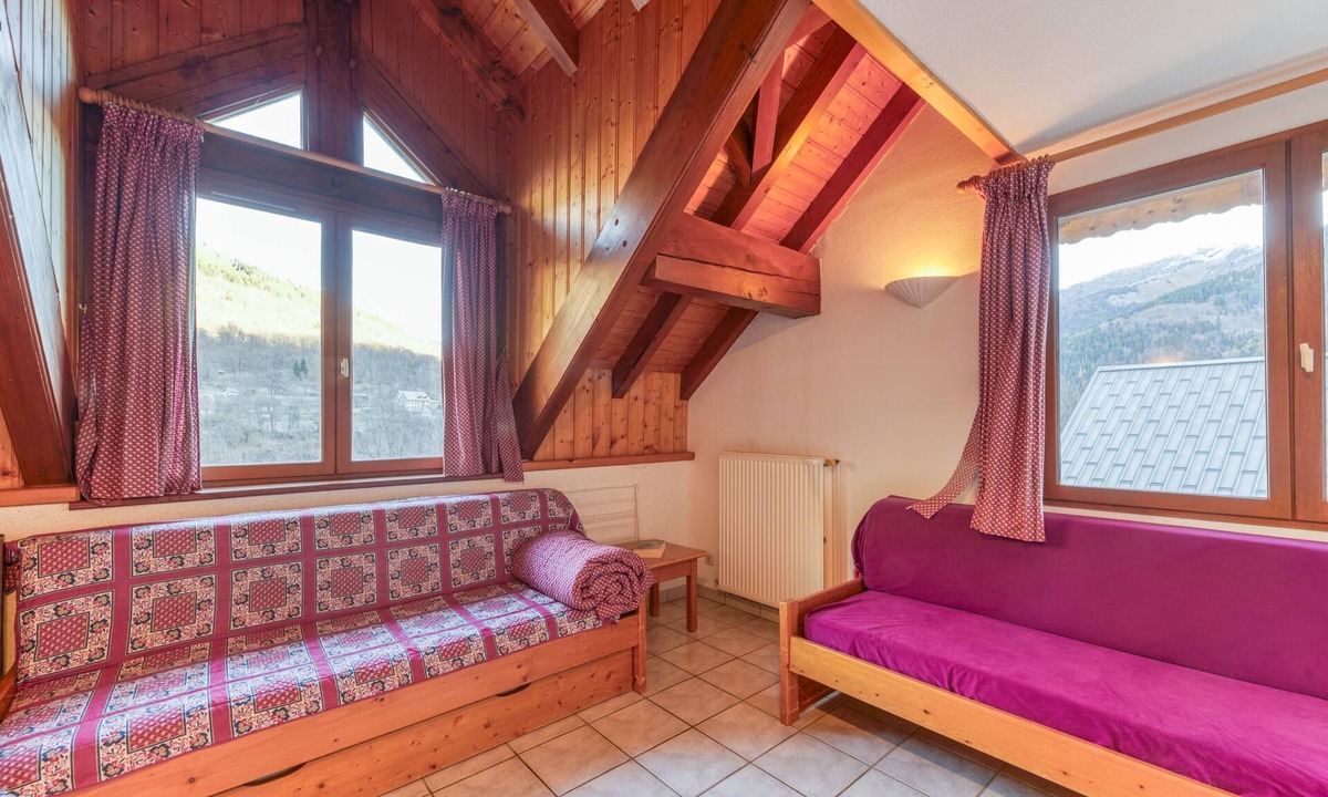 Saint-Colomban-des-Villards Apartment | Apartment "Le Ressoutan" with Mountain View and Balcony