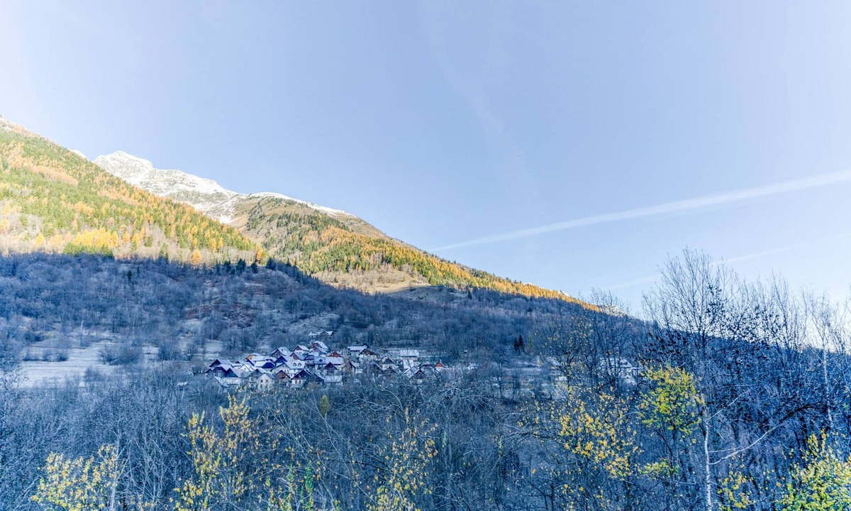 Saint-Colomban-des-Villards Apartment | Apartment "Le Bon Mollard" with Mountain View and Balcony