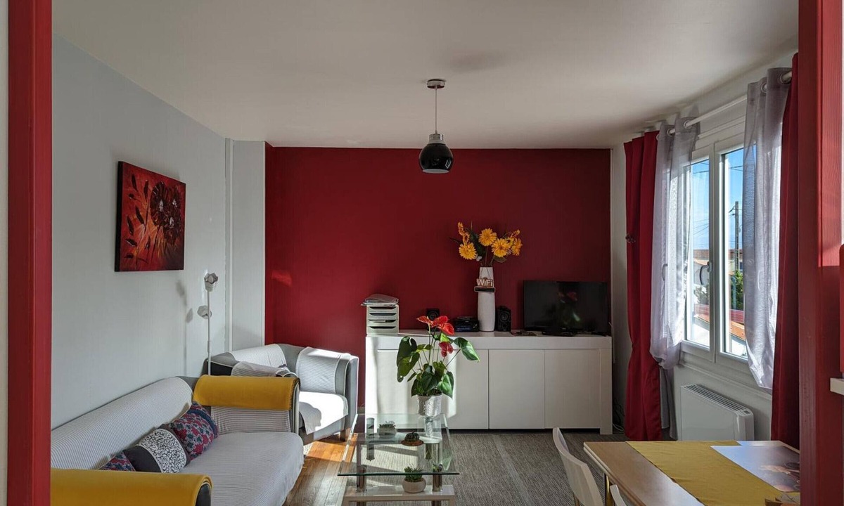 Barbezieux-Saint-Hilaire Apartment | Apartment with private terrace - 6 guests