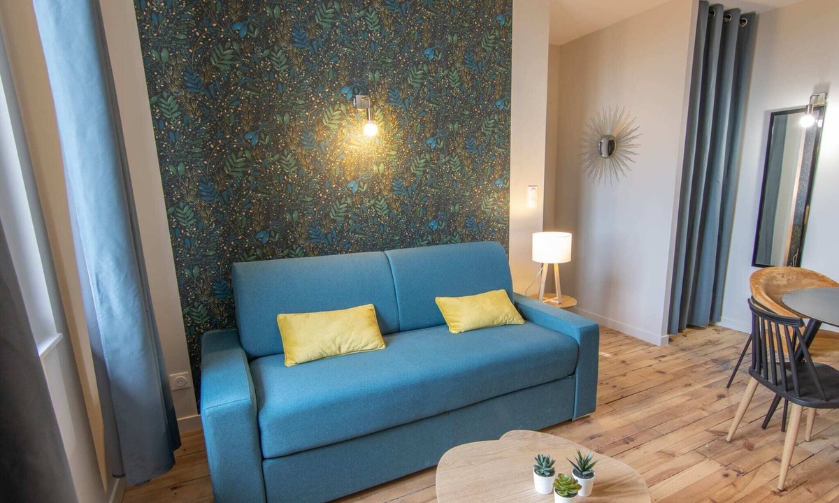 Chatel-Guyon Apartment | Apartment 4 persons air-conditioned 1 bedroom + sofa bed Puy de Cômes 203