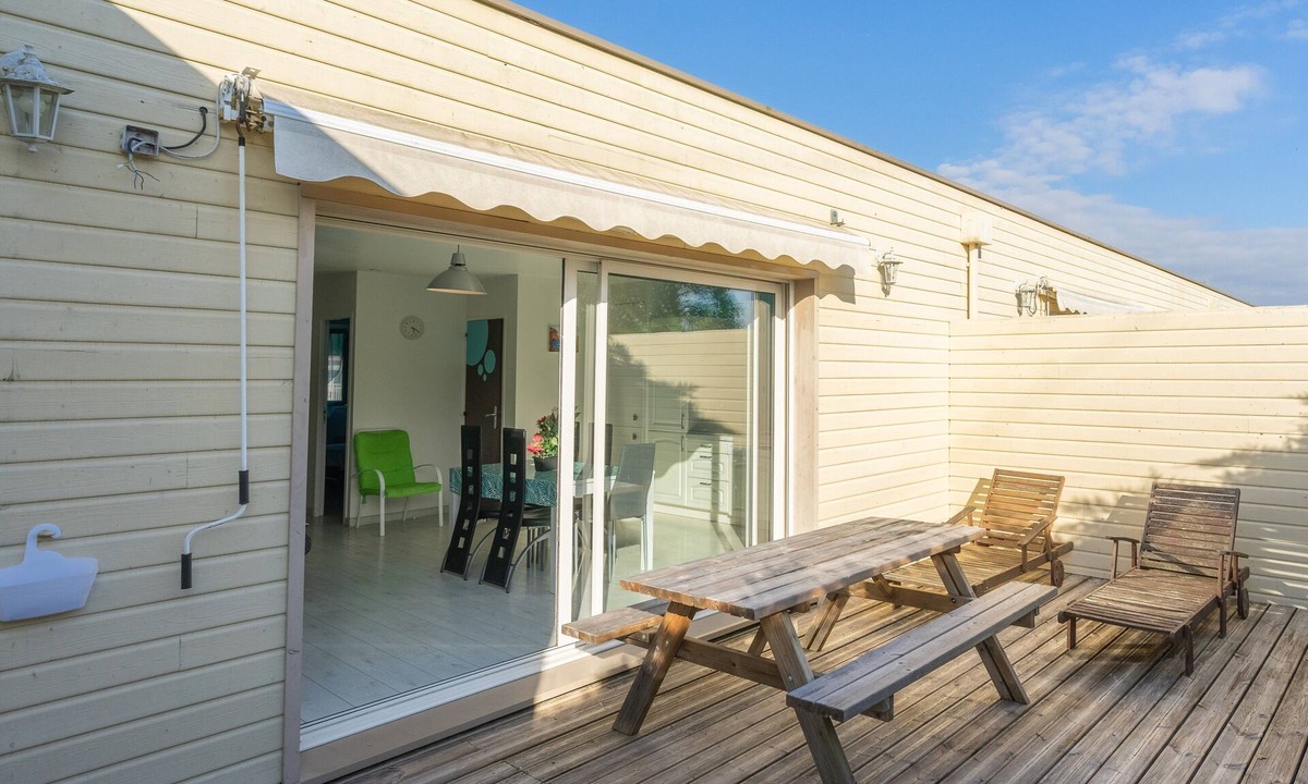 Saint-Simon-de-Bordes Apartment | Apartment 'Le Clos Du Champ De L'Amour - Ile Madame' with Private Pool, Wi-Fi, and AC