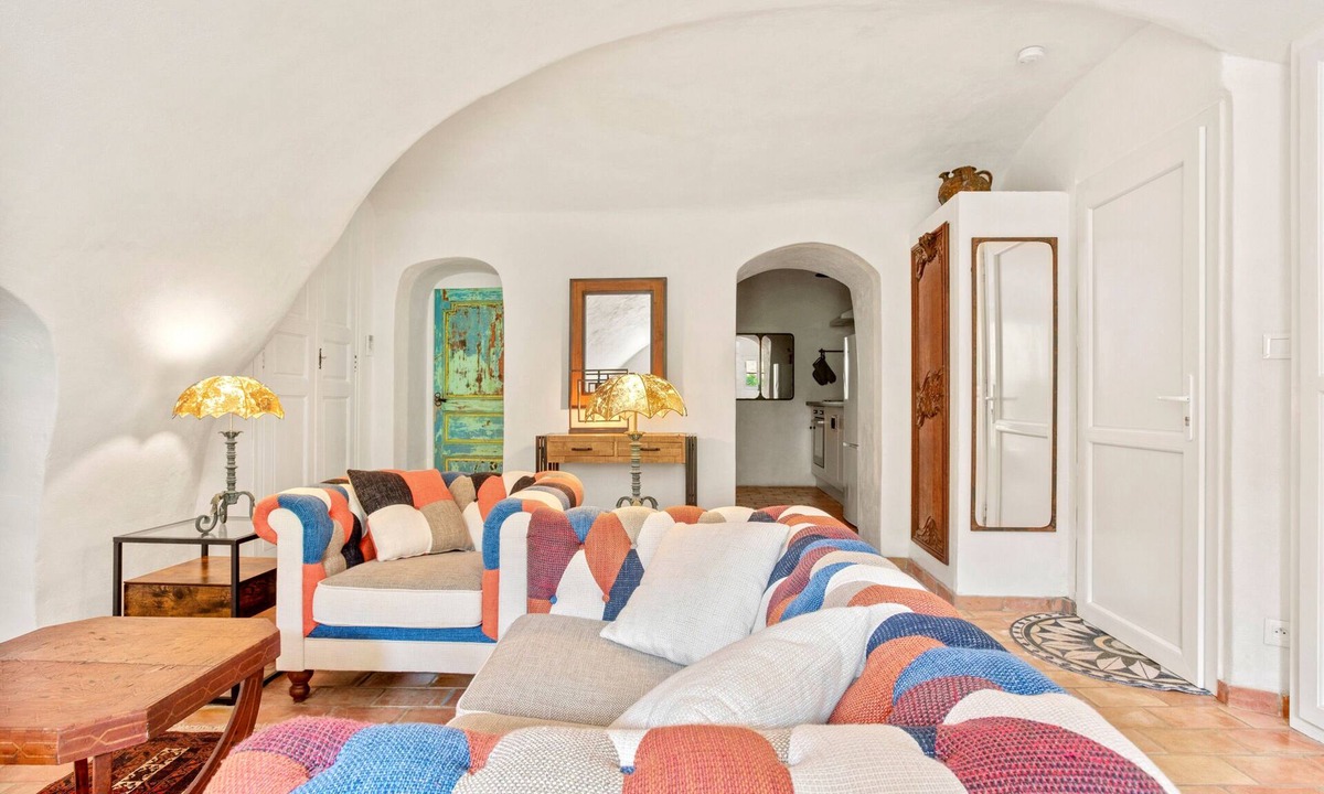 Meounes-les-Montrieux House | Apartment 'Gîte De Charme' with Mountain View, Wi-Fi and Air Conditioning