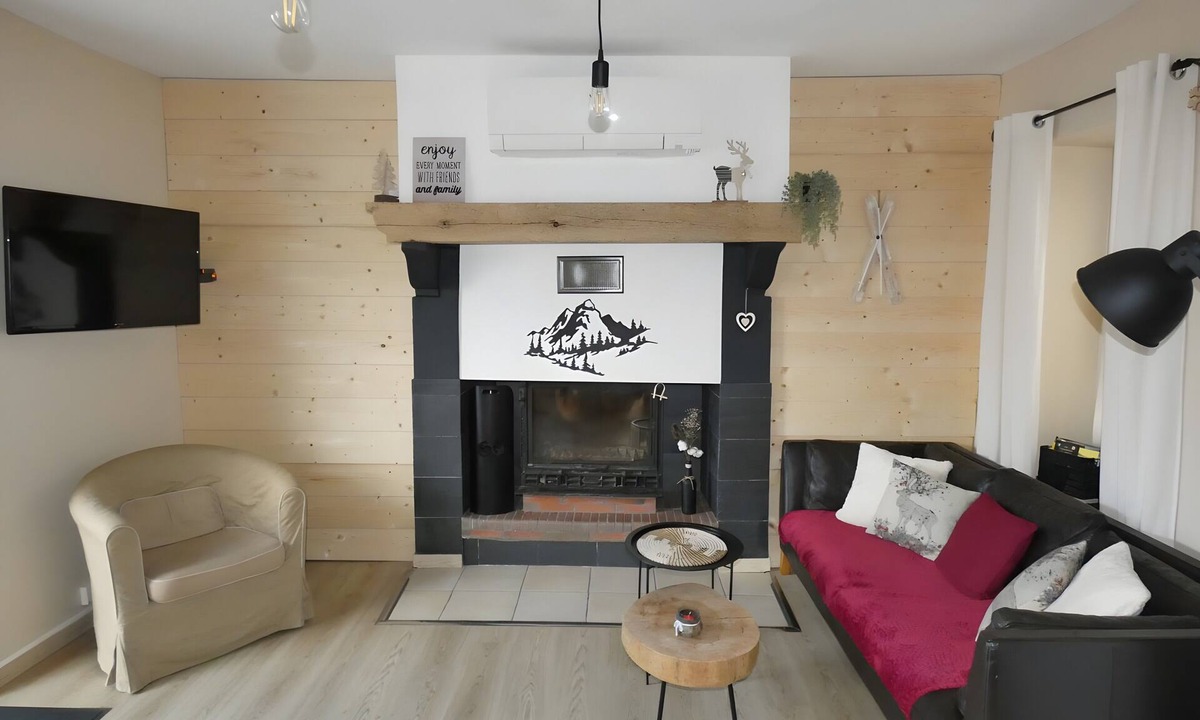 Argeles Gazost Apartment | Apartment "Le 65" with Mountain View, Wi-Fi, and Air Conditioning