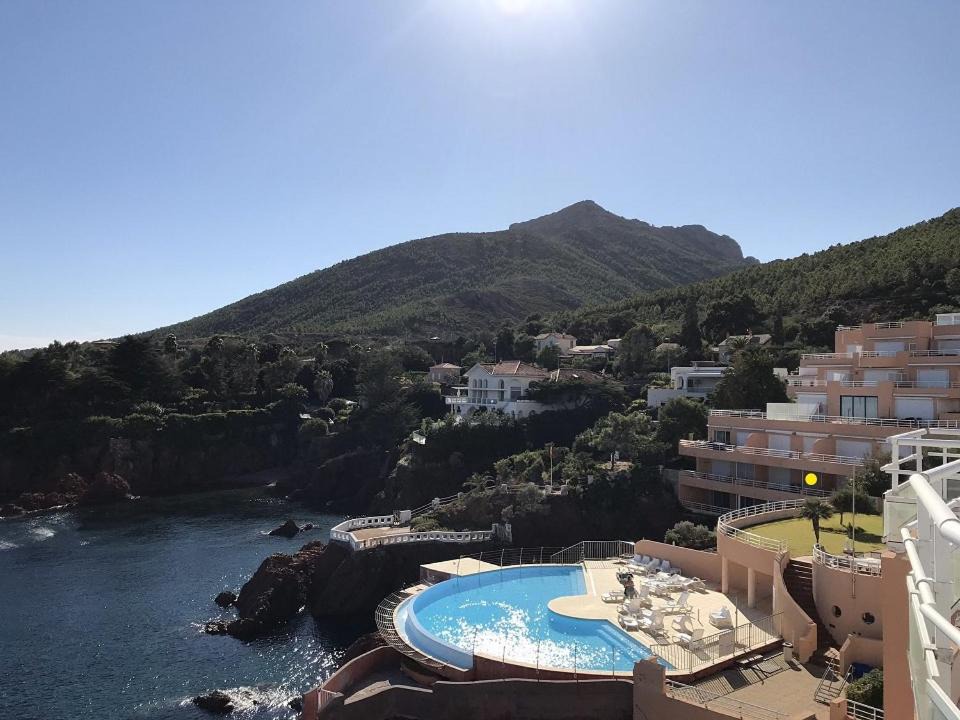 Le Trayas Apartment | Appartement 3 pièces pieds dans l 'eau front de mer sur la côte d'Azur