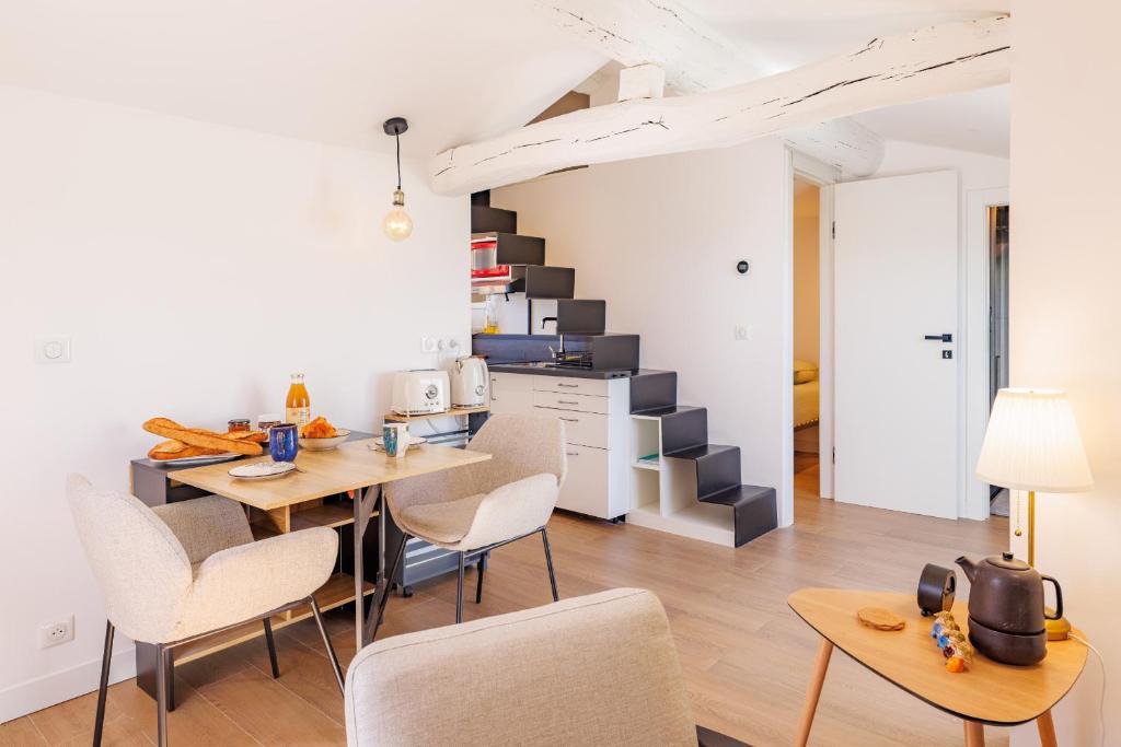 Tourrettes-sur-Loup Apartment | Apt Le Frene