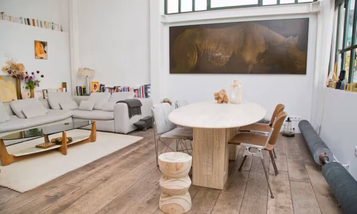 Clignancourt Apartment | Architectual designed Atelier at the footsteps of Sacre Coeur