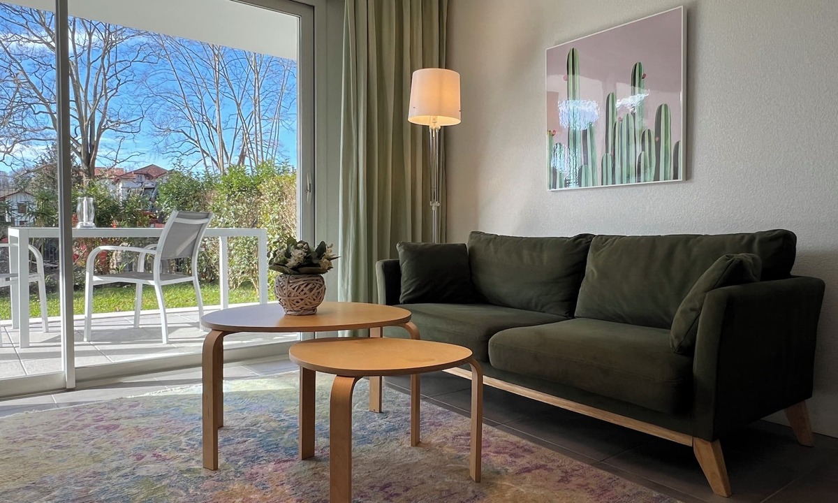 Louhossoa Apartment | BaskoParadis I Design Apt I Bed 160 I Quiet I South Terrace I Garden I Central