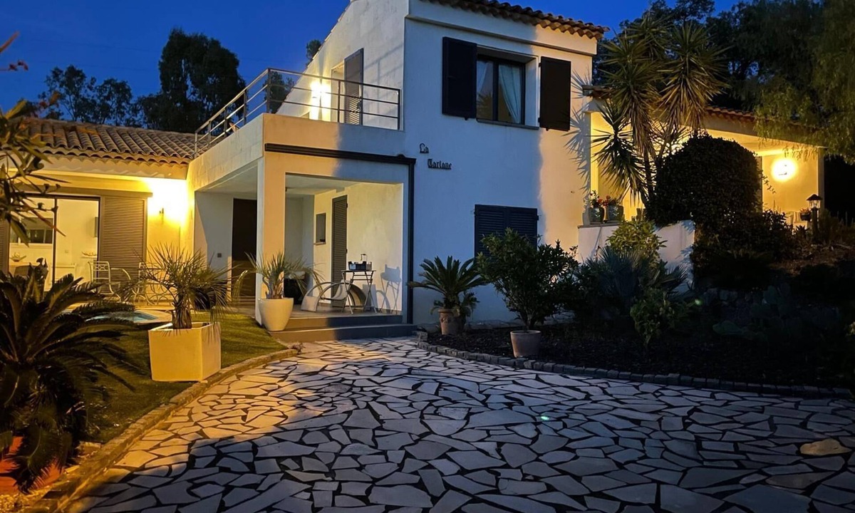 Saint-Aygulf Villa | Beachfront villa 3 minutes' walk from the beach, ideal for a family