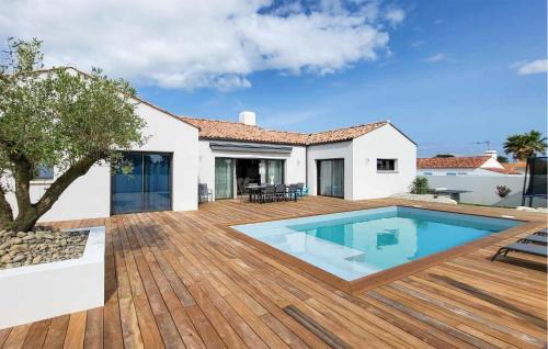 Barbatre House | Beautiful Beach Front Home In Barbâtre